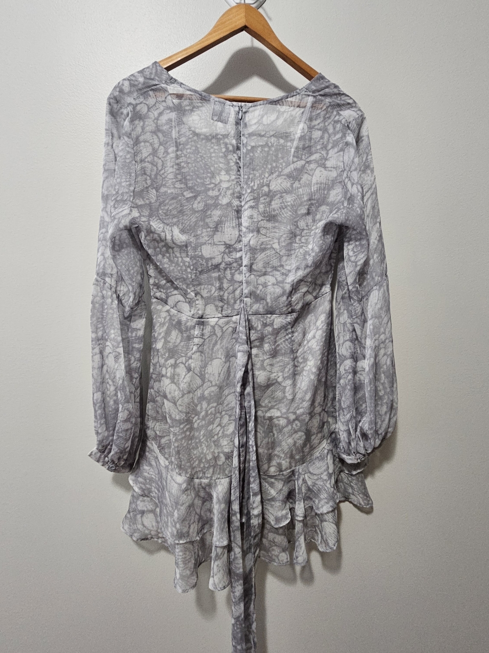 Gray Patterned Long-Sleeve Ruffle Dress - Picture 8 of 14